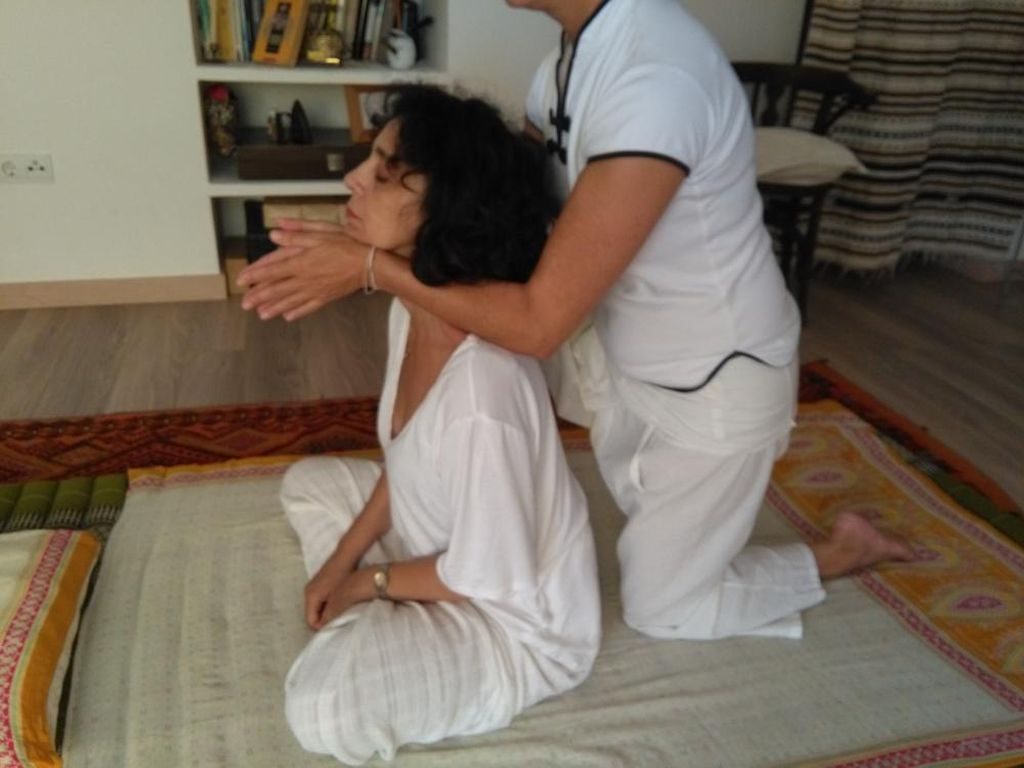 masaje-tailandes-yoga-profesional-valencia