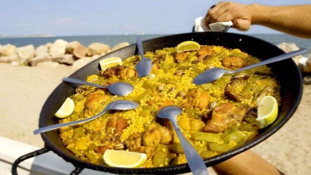 paella-valenciana-gastronomia-mediterraneo